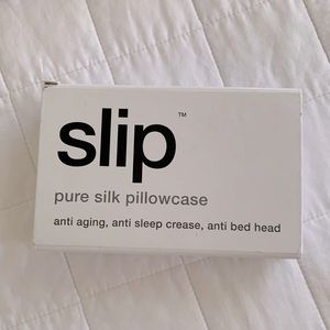 New unopened Silk pillowcase by SLIP. Queen/standard in white